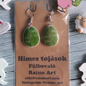 zöld gyöngyvirágos mintájú fülbevaló