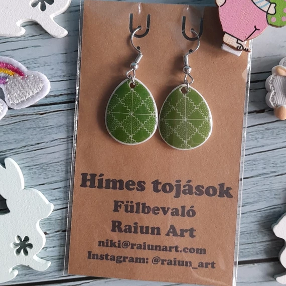Egyedi hímes tojás fülbevaló - zöld szántó minta