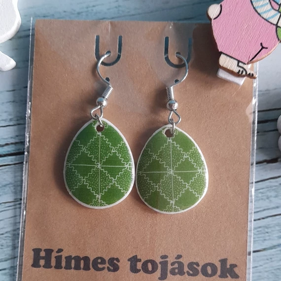 Egyedi hímes tojás fülbevaló - zöld szántó minta